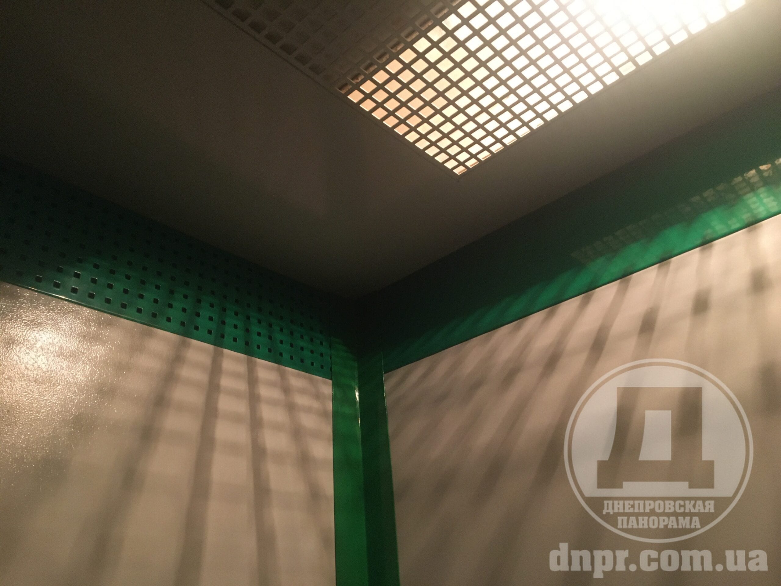 Впервые за много лет: в днепровской многоэтажке отремонтировали лифт (Фото/Видео)