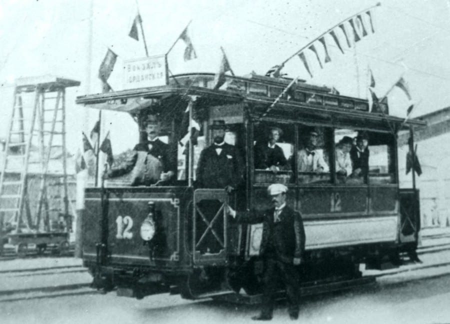 Иностранные инвесторы и большой успех: история первой трамвайной линии Днепра (Фото)