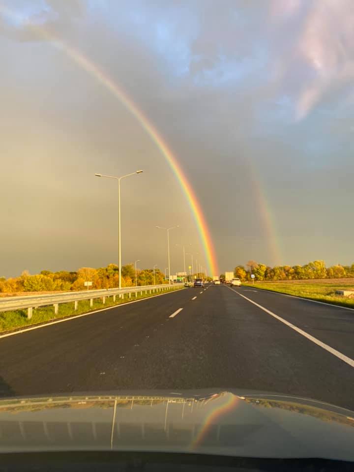 Настоящее чудо на Покрову: в Днепре огромная двойная радуга на все небо (Фото)