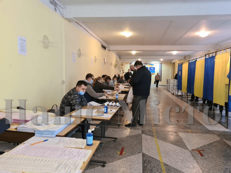 Днепр активно голосует с самого утра. Новости Днепра