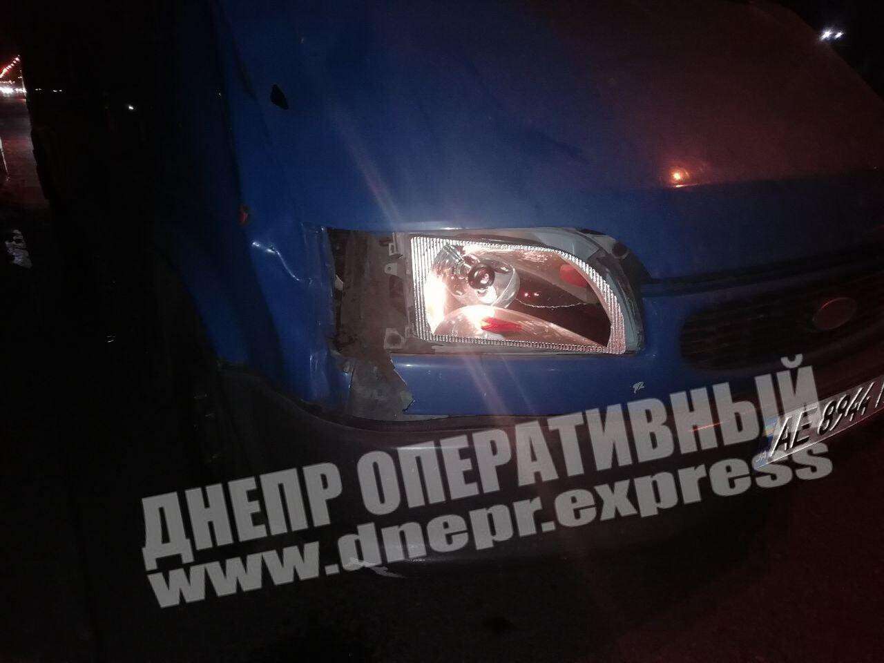 В Днепре на Донецком шоссе автомобиль насмерть сбил пешехода (Фото)