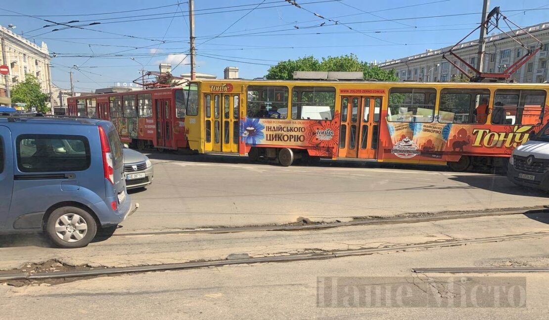Сошел с рельсов 1-й трамвай – новости Днепра