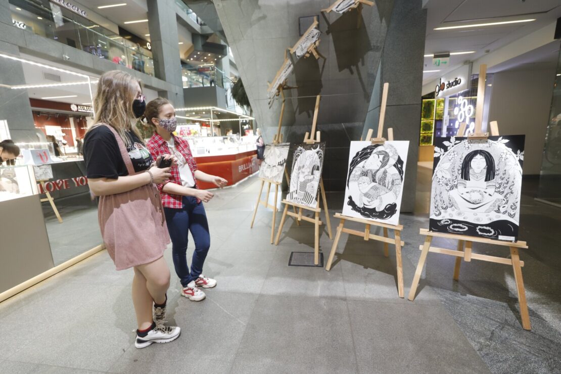 В Днепре открылась выставка графических работ студентов Киевского университета культуры