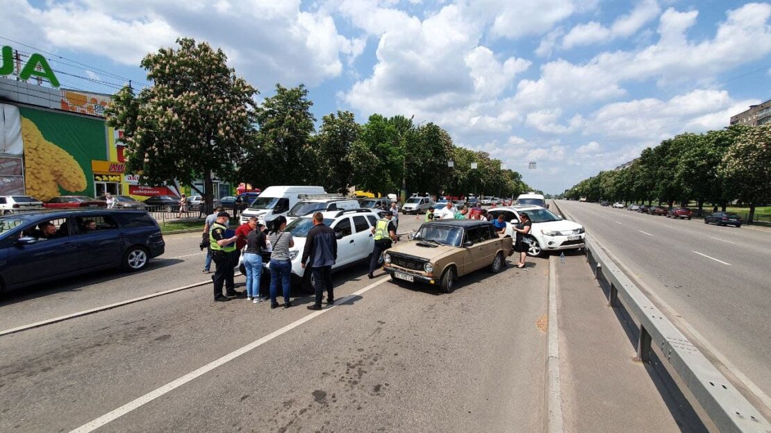 Столкнулось 5 автомобилей (Фото) – новости Днепра