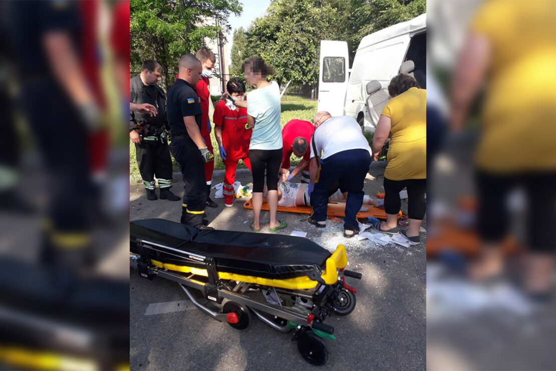 В ДТП попал автобус, который вез на сбор черешни – новости Днепра