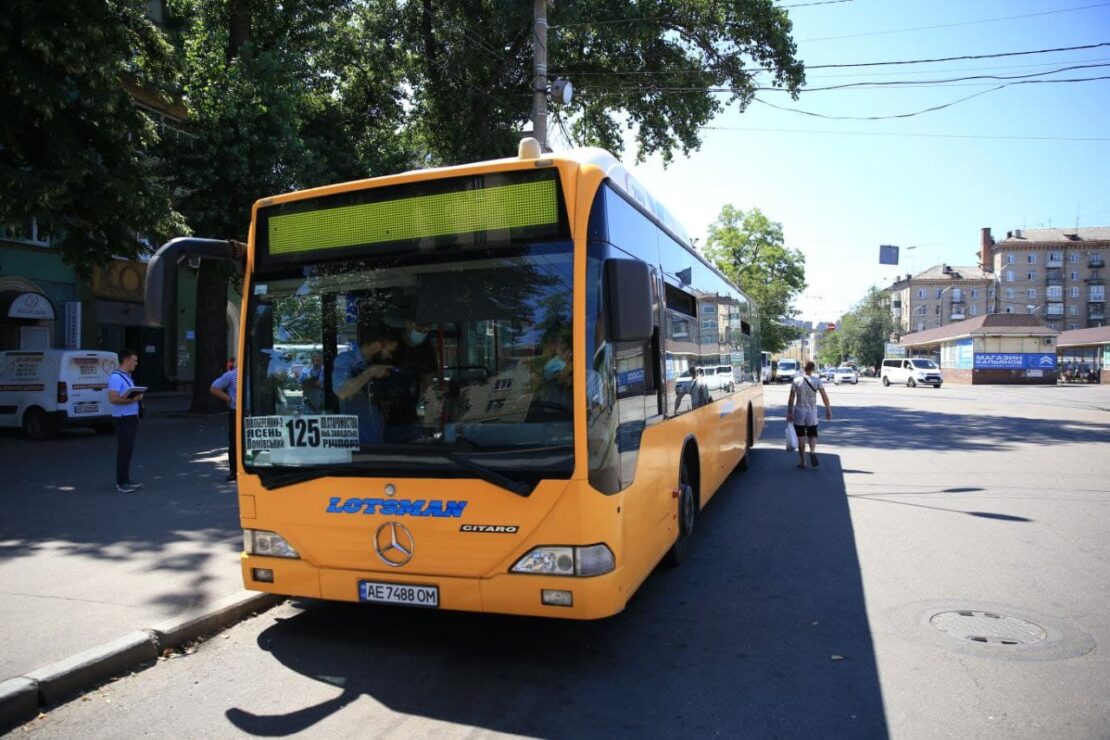 В Днепре массово проверяют автобусы и маршрутки (Фото)