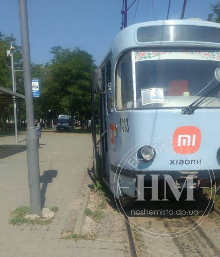 При выходе из трамвая умер пожилой пассажир - новости Днепра