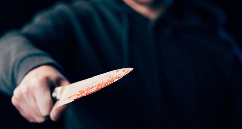 Новости Днепра про Вонзил нож в шею: под Днепром пенсионер покончил жизнь самоубийством
