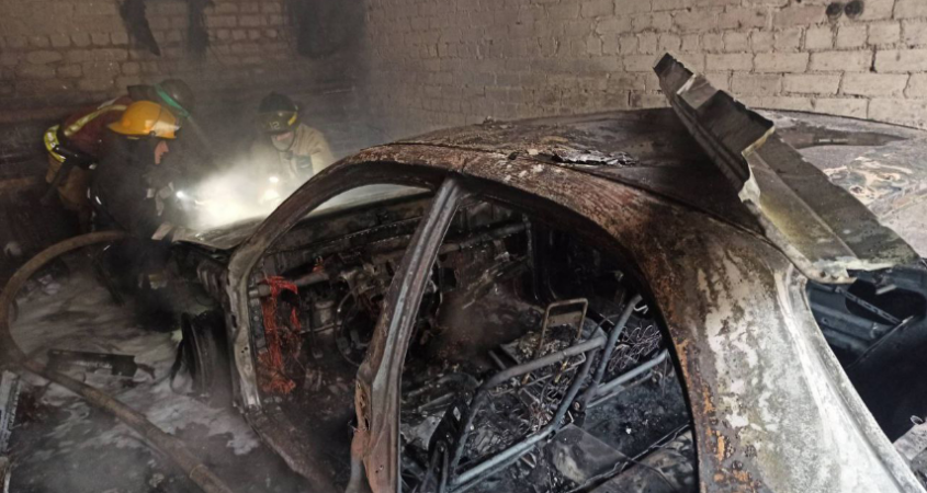 Новости Днепра про Придется ездить на маршрутке: в гараже у криворожанина сгорел автомобиль