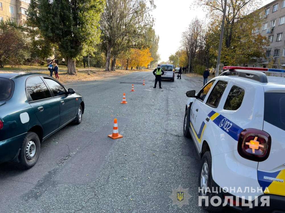 Новости Днепра про Тяжелые травмы: под Днепром Renault сбил двух маленьких девочек