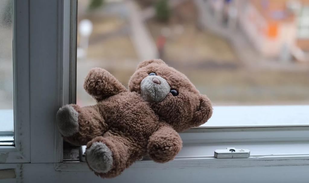 Новости Днепра про В Кривом Роге из окна многоэтажки выпала 9-летняя школьница
