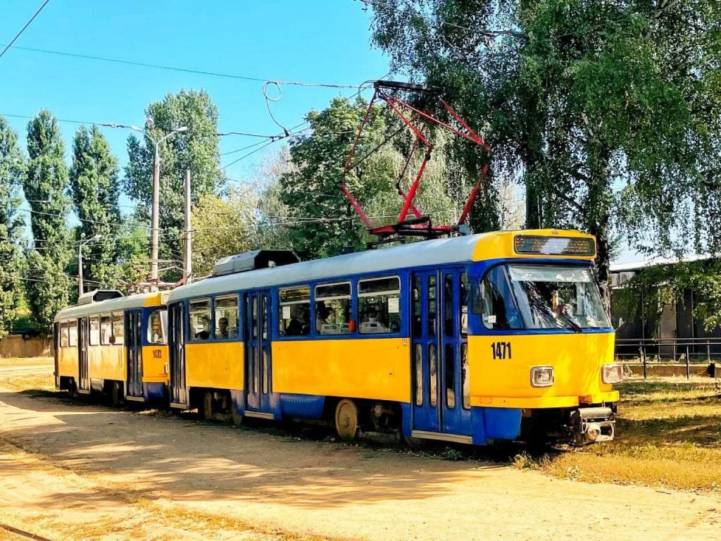 Новости Днепра про Как из сказки: водитель трамвая из Днепра делает необычные снимки транспорта