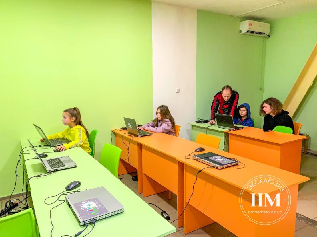 Как спортсмен Денис Гриченко учит детей IT-технологиям - новости Днепра