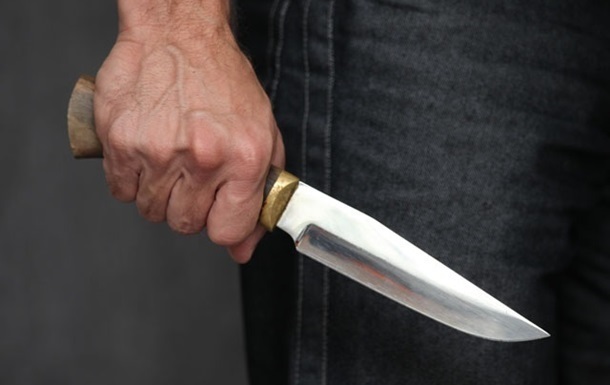 Ножом в живот: в Днепре иностранец жестоко изрезал соотечественника