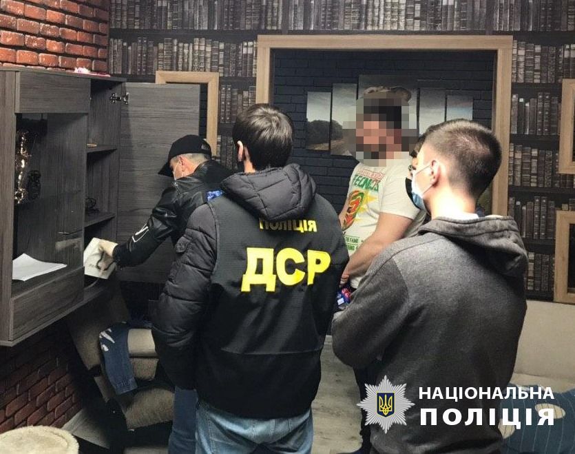 Задержание подозреваемых членов наркогруппы Дмитрия Холобка  Фото:Национальная полиция