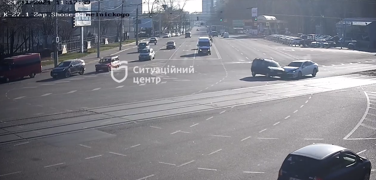 Новости Днепра про В Днепре на Запорожском шоссе столкнулись две легковушки (видео момента)