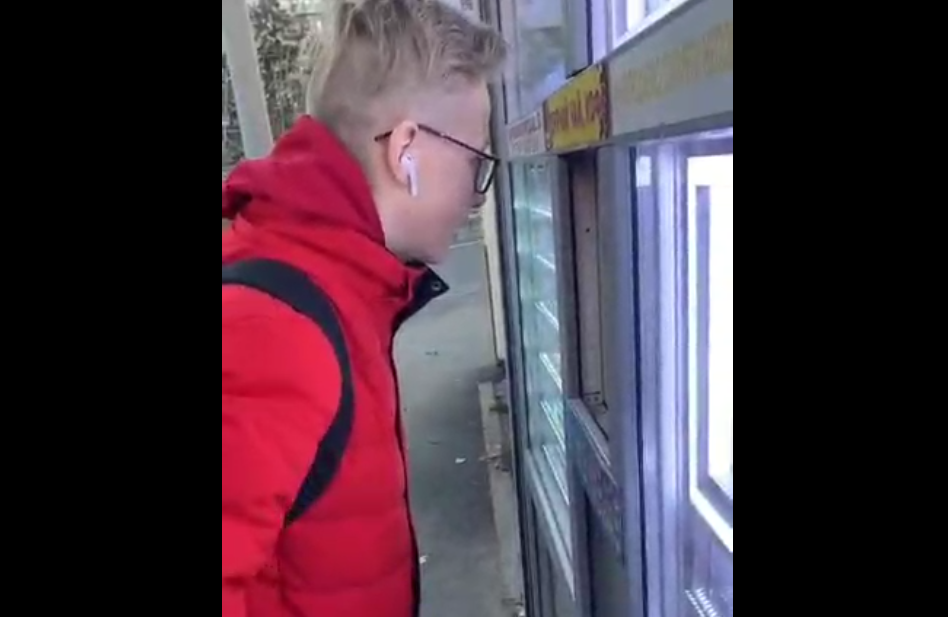Новости Днепра про В Днепре на Победе горе-тиктокер плюнул на продавца в киоске ради видео