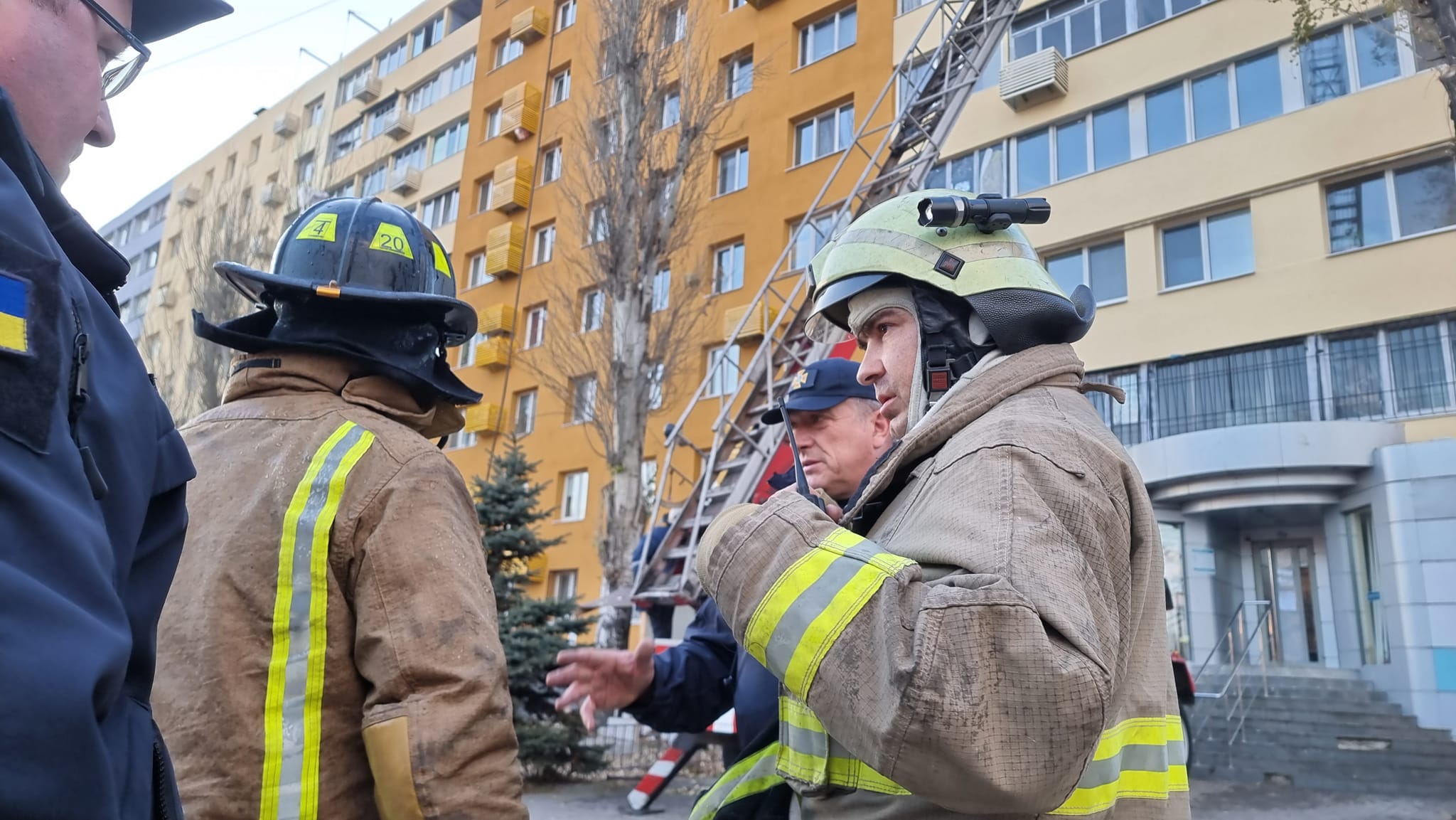 Новости Днепра про Спасли 8 взрослых, 3 детей и 1 кота: на Слобожанском проспекте потушили пожар
