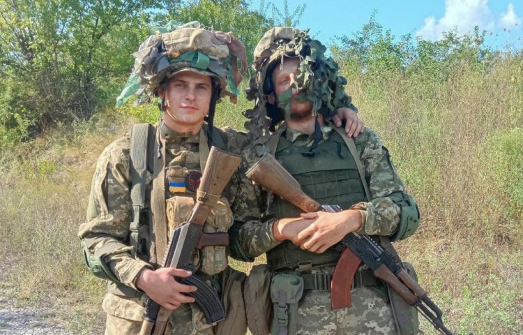 Новости Днепра про Пуля снайпера: боец из Днепропетровщины погиб в ООС
