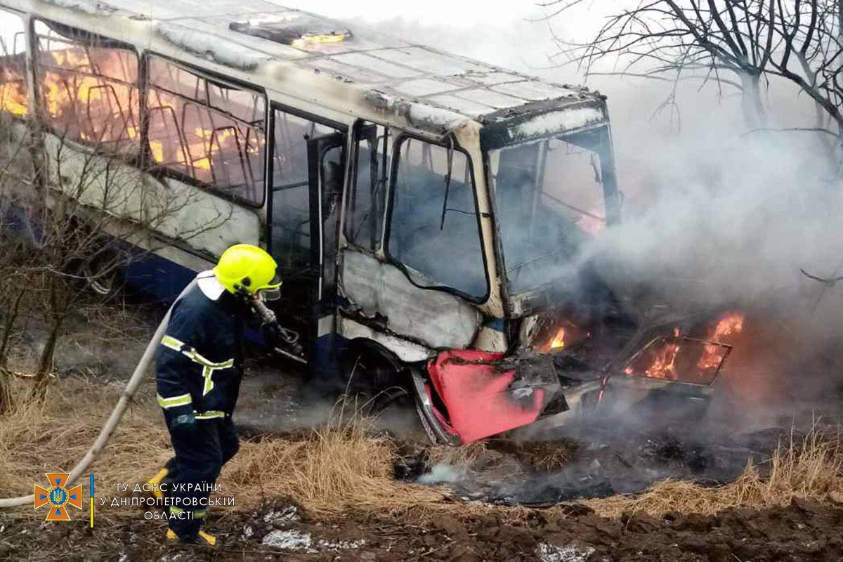 Новости Днепра про Появились подробности смертельного ДТП под Днепром: автобус сгорел дотла