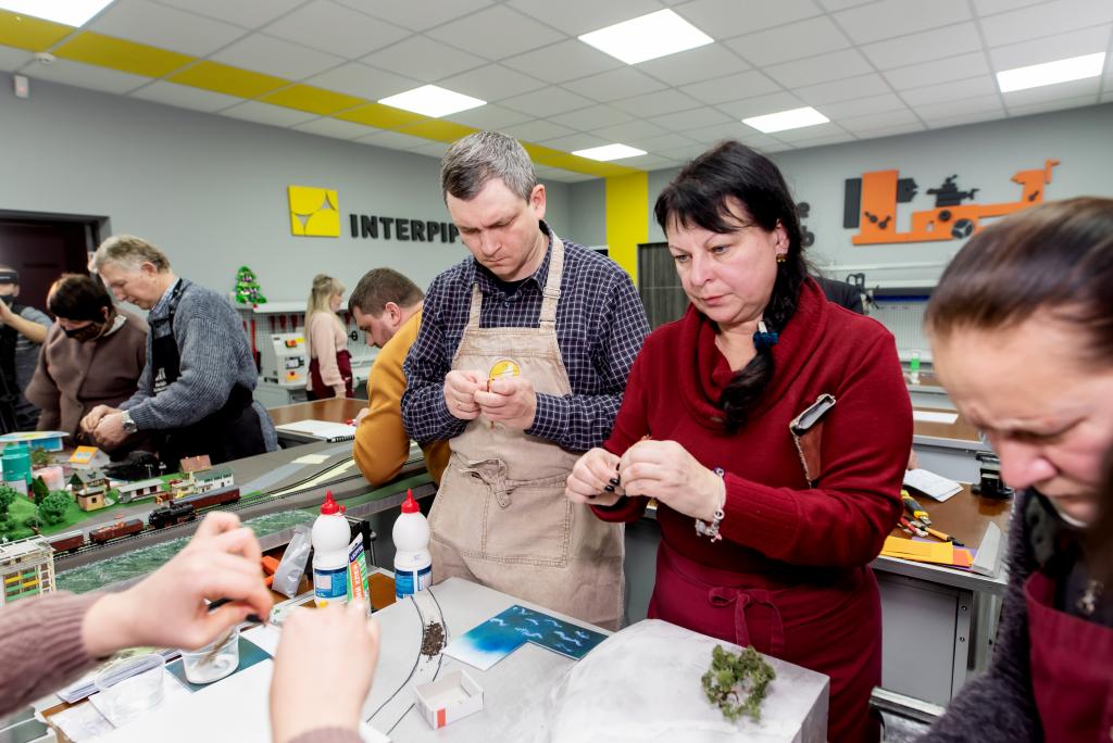 Новости Днепра про Учителей днепровских школ научили техническому моделированию