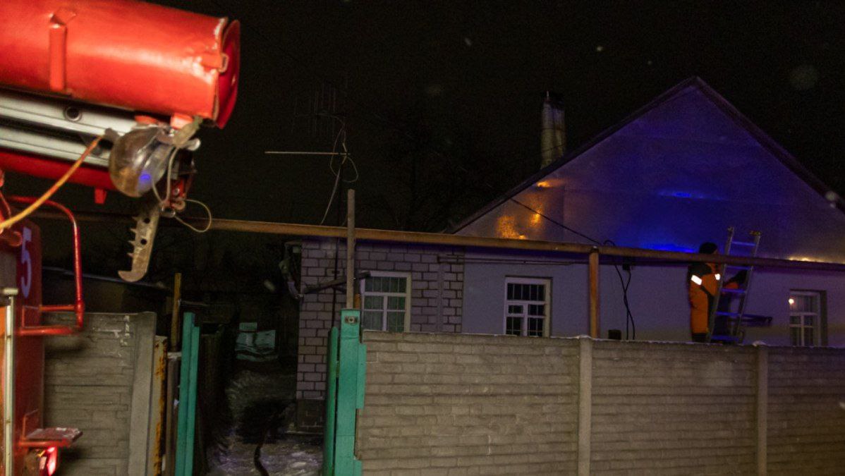 Новости Днепра про Погиб мужчина: в Днепре на Шахматном проезде горел частный дом