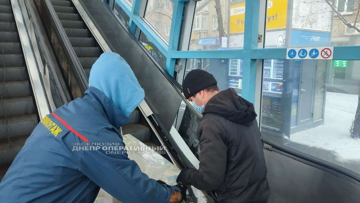 На Слобожанском проспекте разгромили эскалатор 2022 - новости Днепра