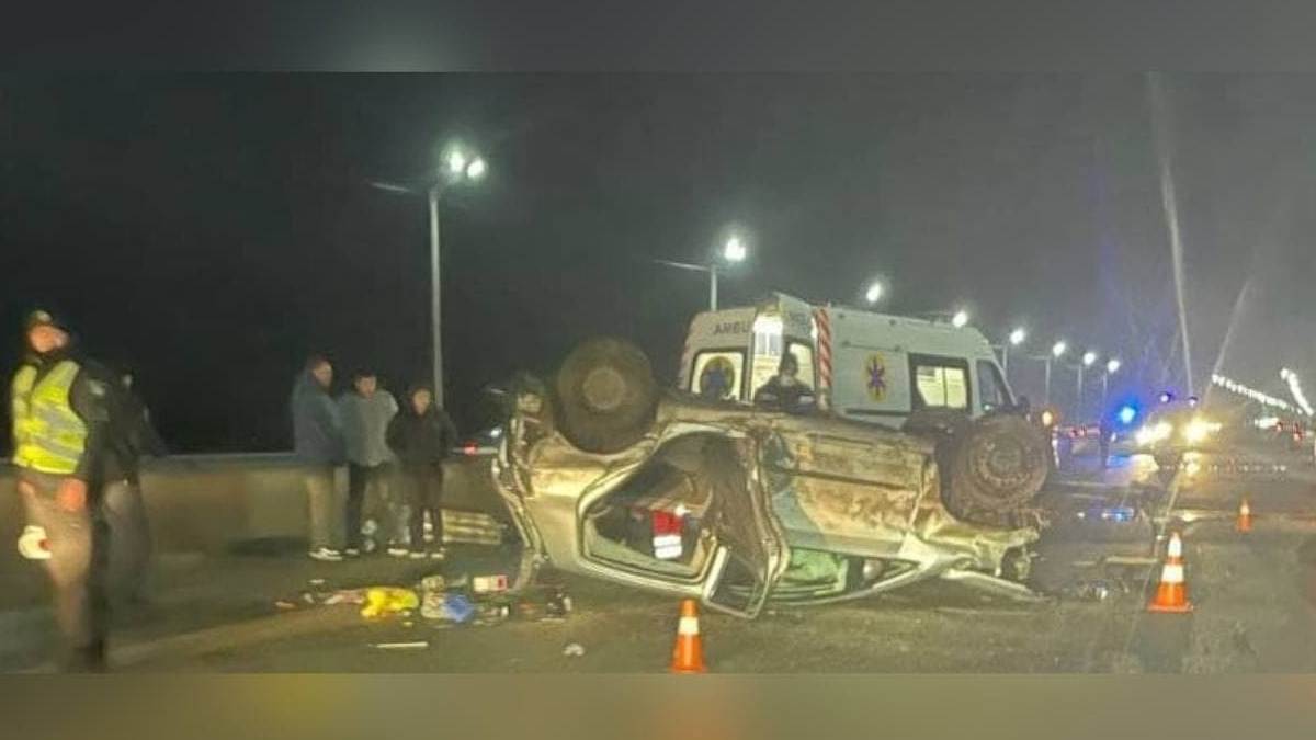Новости Днепра про Авто перевернулось на крышу: в аварии под Днепром пострадала беременная женщина
