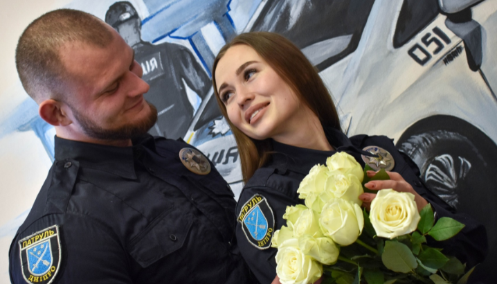 Кохання у погонах: патрульні розповіли, як зустріти любов - новости Днепра