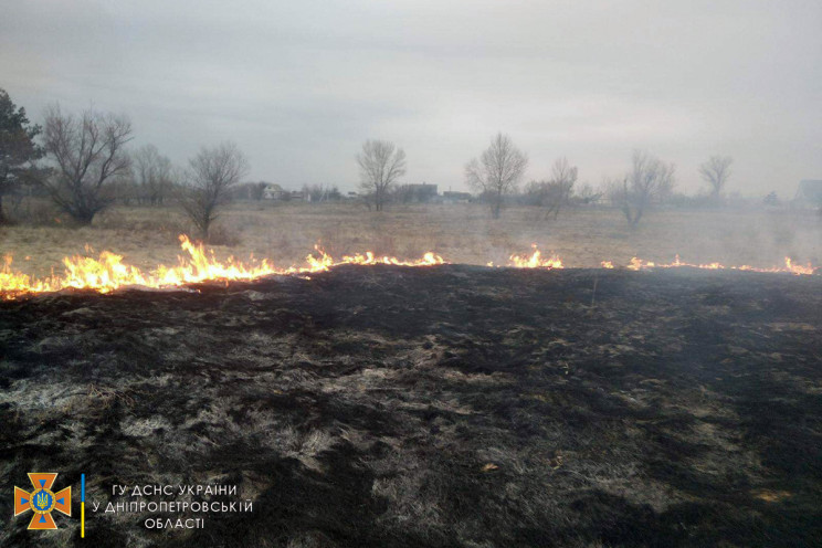 Новости Днепра про Обгорели ноги: во время пожара на Днепропетровщине пострадала женщина