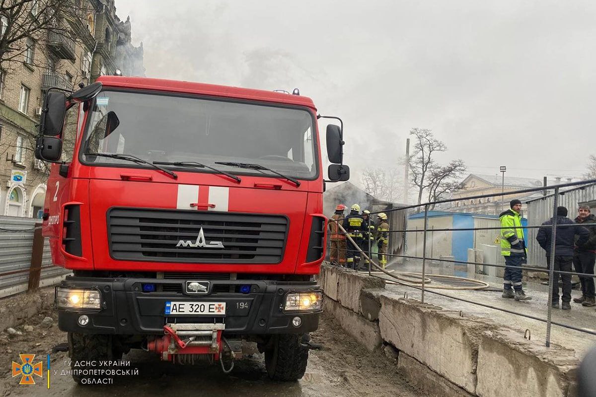 Новости Днепра про Пожар на стройке метро в центре Днепра: подробности