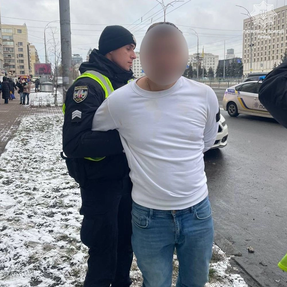 Влаштував стрілянину на дорозі: у центрі Києва поліція затримала чоловіка